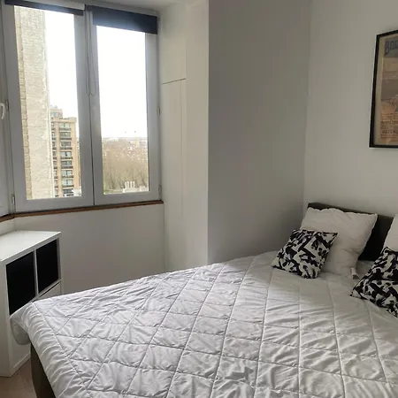 Fully Renovated 2-bedroom With A Stunning Sea View T5