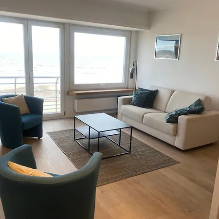 Fully Renovated 2-bedroom With A Stunning Sea View T5 Apartment