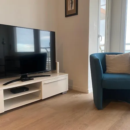 Fully Renovated 2-bedroom With A Stunning Sea View T5 Apartment *
